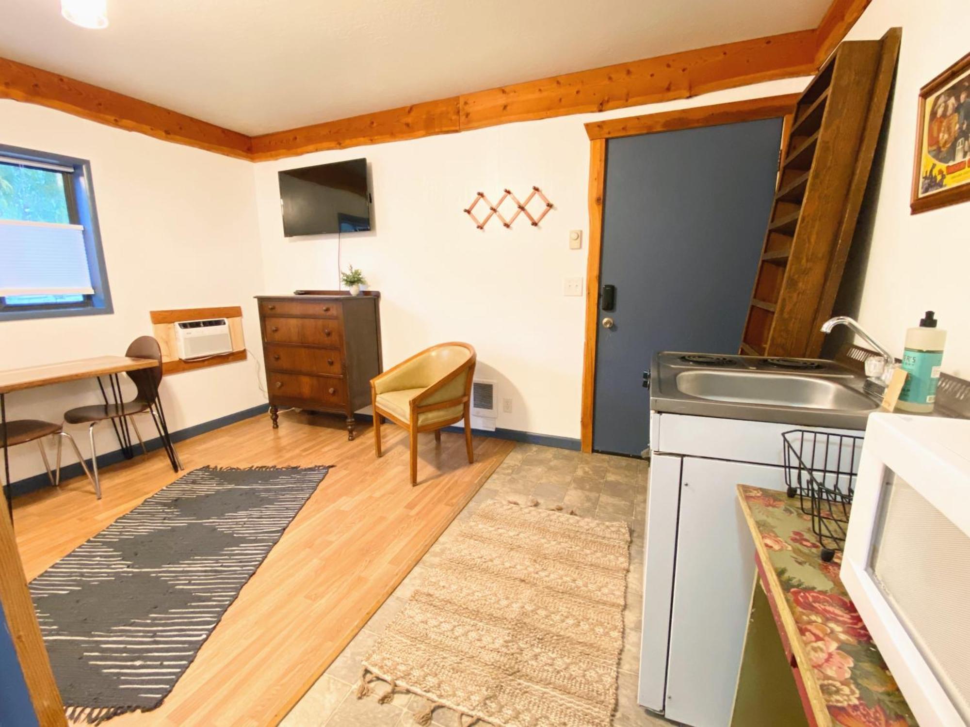 Flathead Lake Resort Woods Bay Екстериор снимка