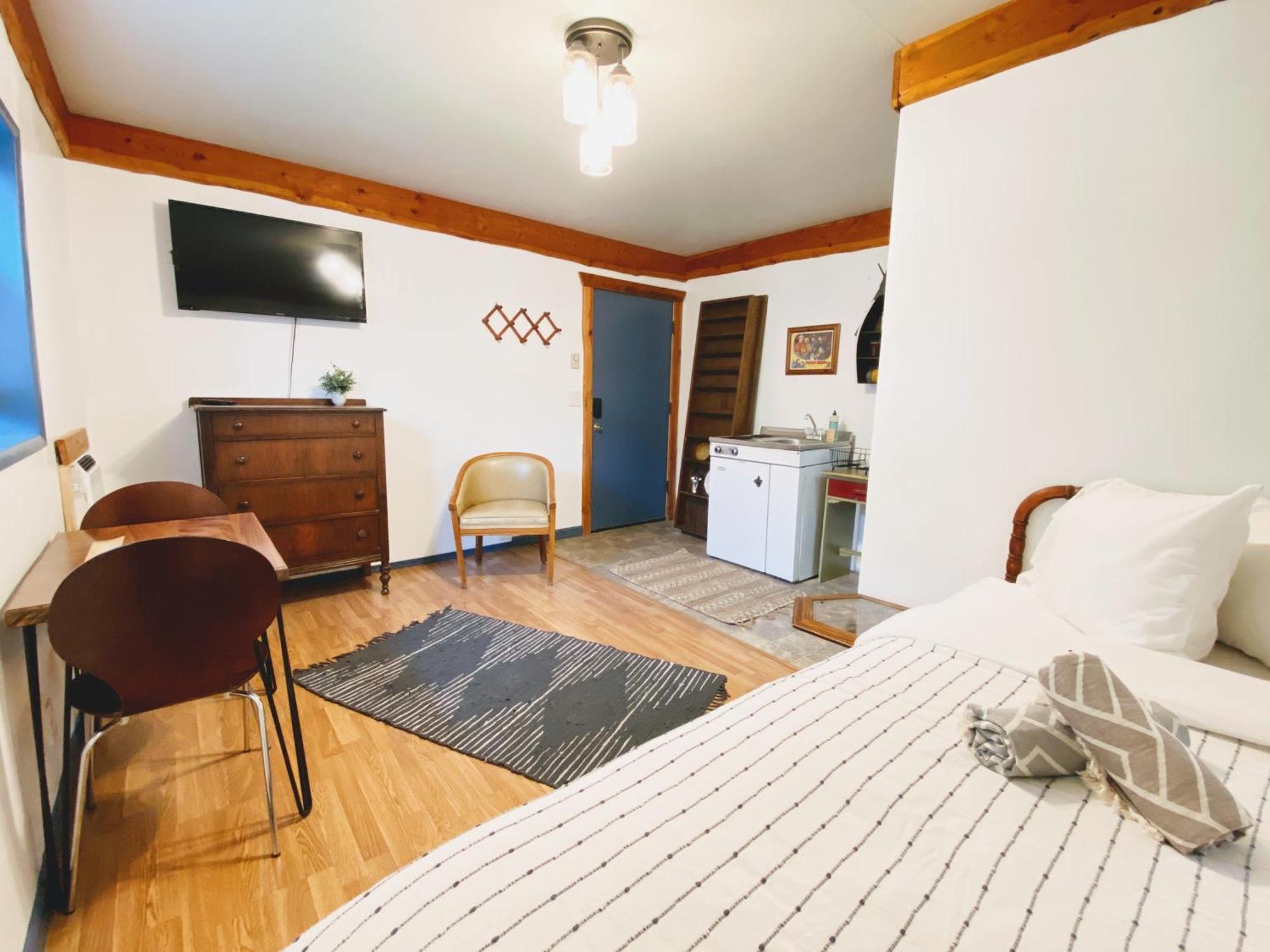 Flathead Lake Resort Woods Bay Екстериор снимка